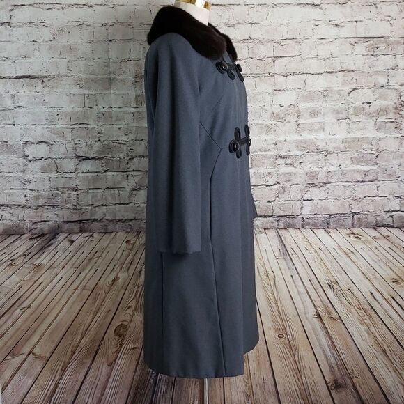 Mid Length Vintage Mink Collar Coat - Picture 2 of 9